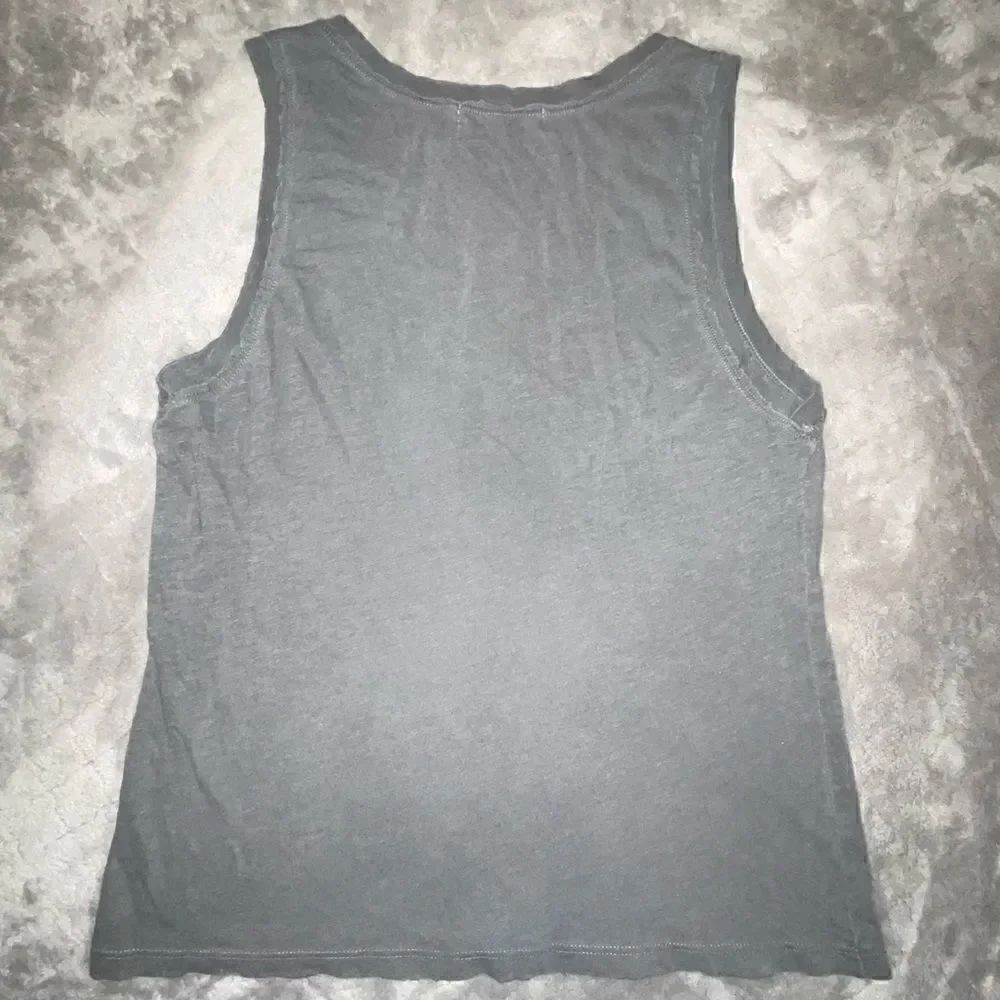 n:PHILANTHROPY Distressed Muscle Tee - Picture 8 of 9